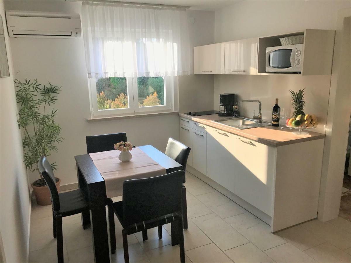 Apartmani Fortuna ルンバルダ エクステリア 写真
